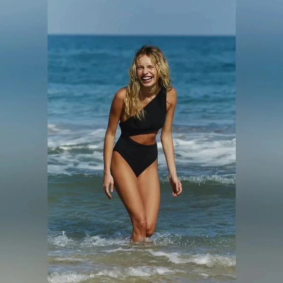 Beach Riot Celine Ribbed One-Piece Medium B1927 - Picture 2 of 5